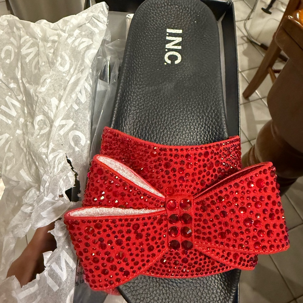 NEW INC International Concepts Red Bow Rhinestone Sandals size 7